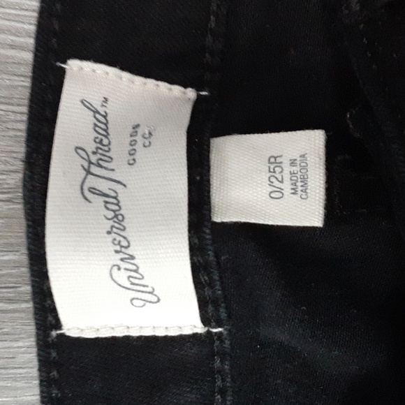 Universal Thread Mid Rise Curvy Skinny Jeans - Picture 11 of 13
